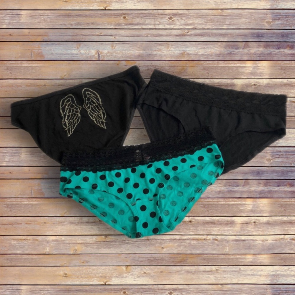 Victoria Secrets - Undies - Large